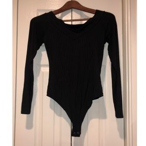 American Eagle Ribbed V neck body suit